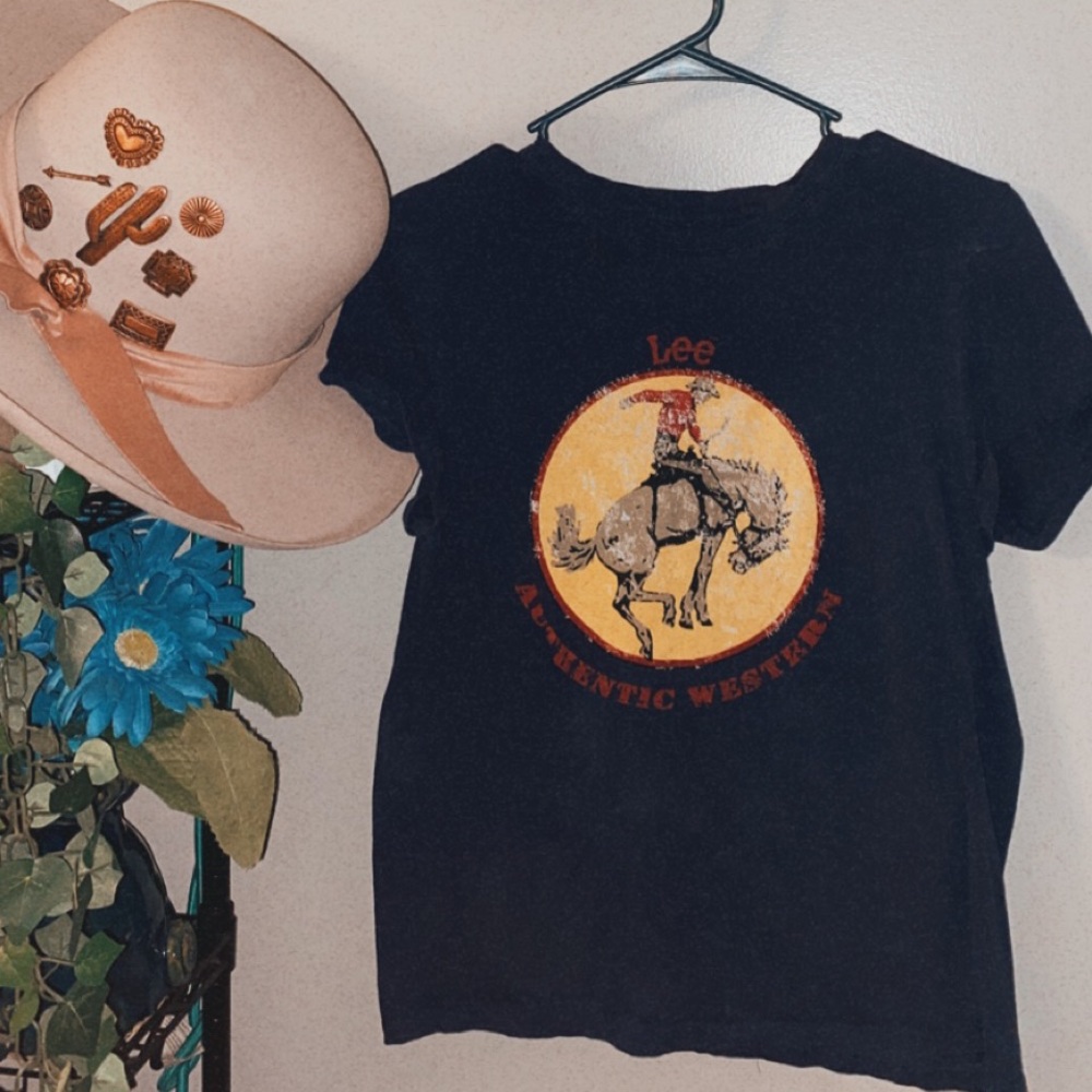 Lee Bronc riding t shirt